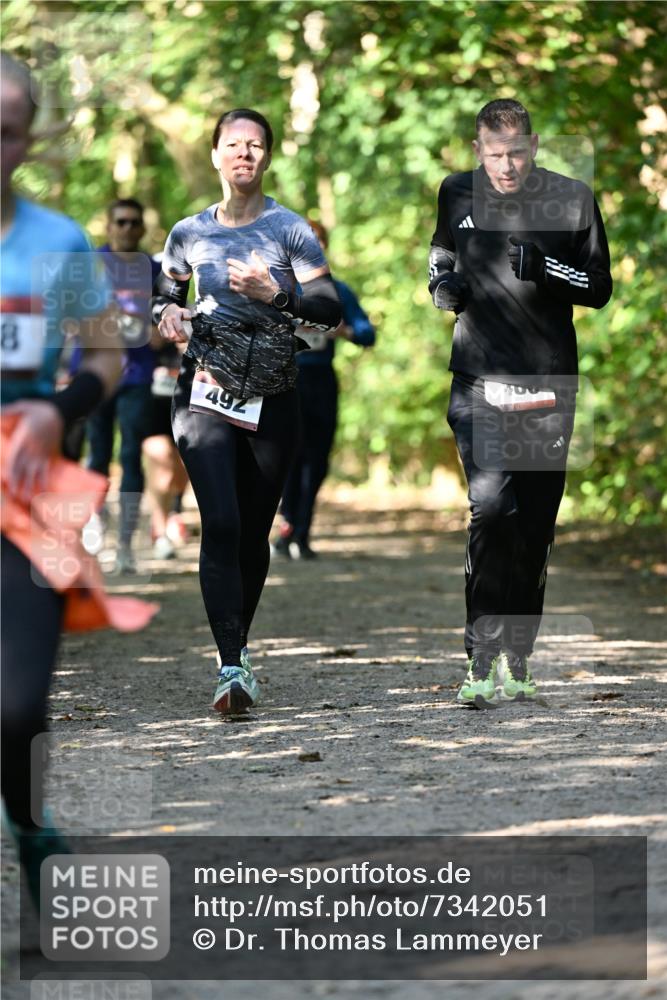 06.10.2024 - Bramfelder Halbmarathon 2024 Dr. Thomas Lammeyer http://msf.ph/oto/7342051 06.10.2024 10:52:19 Laufen 8, 492 meine-sportfotos.de