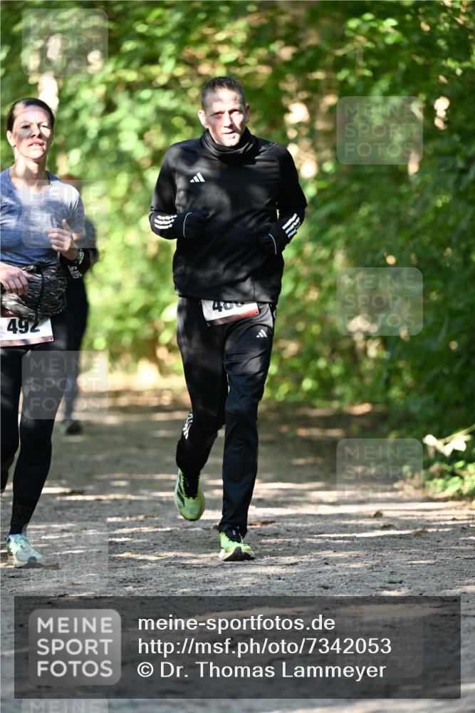 06.10.2024 - Bramfelder Halbmarathon 2024 Dr. Thomas Lammeyer http://msf.ph/oto/7342053 06.10.2024 10:52:20 Laufen 400, 492 meine-sportfotos.de