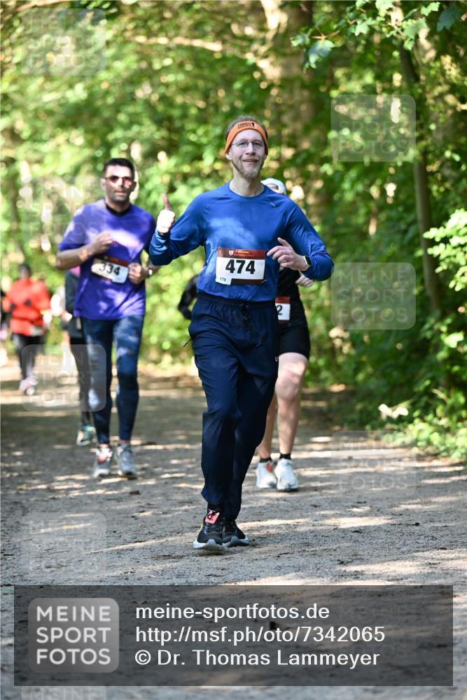 06.10.2024 - Bramfelder Halbmarathon 2024 Dr. Thomas Lammeyer http://msf.ph/oto/7342065 06.10.2024 10:52:25 Laufen 334, 474, 178 meine-sportfotos.de