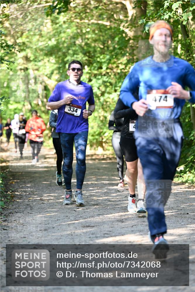 06.10.2024 - Bramfelder Halbmarathon 2024 Dr. Thomas Lammeyer http://msf.ph/oto/7342068 06.10.2024 10:52:26 Laufen 334, 4, 474 meine-sportfotos.de