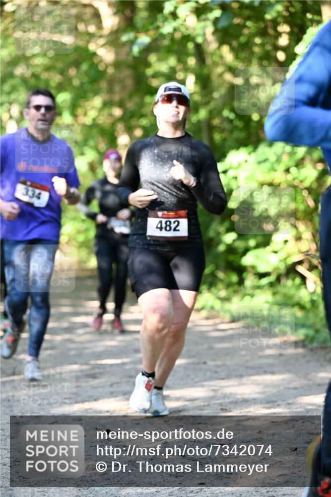 06.10.2024 - Bramfelder Halbmarathon 2024 Dr. Thomas Lammeyer http://msf.ph/oto/7342074 06.10.2024 10:52:27 Laufen 334, 482 meine-sportfotos.de