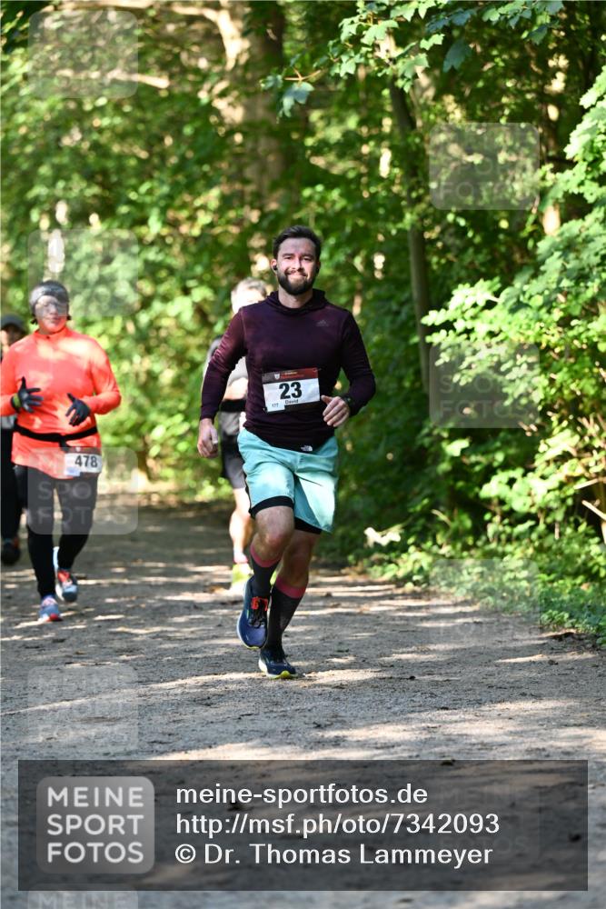 06.10.2024 - Bramfelder Halbmarathon 2024 Dr. Thomas Lammeyer http://msf.ph/oto/7342093 06.10.2024 10:52:32 Laufen 478, 23 meine-sportfotos.de