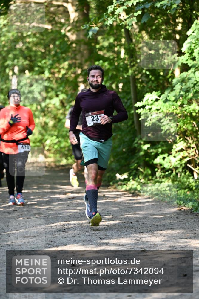 06.10.2024 - Bramfelder Halbmarathon 2024 Dr. Thomas Lammeyer http://msf.ph/oto/7342094 06.10.2024 10:52:32 Laufen 478, 23 meine-sportfotos.de