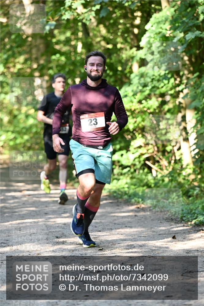 06.10.2024 - Bramfelder Halbmarathon 2024 Dr. Thomas Lammeyer http://msf.ph/oto/7342099 06.10.2024 10:52:33 Laufen 23 meine-sportfotos.de