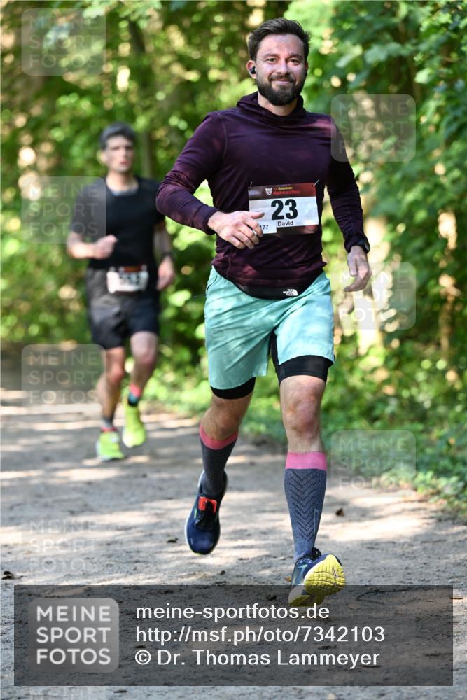 06.10.2024 - Bramfelder Halbmarathon 2024 Dr. Thomas Lammeyer http://msf.ph/oto/7342103 06.10.2024 10:52:33 Laufen 177, 33, 23 meine-sportfotos.de