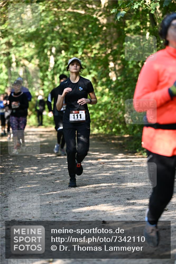 06.10.2024 - Bramfelder Halbmarathon 2024 Dr. Thomas Lammeyer http://msf.ph/oto/7342110 06.10.2024 10:52:36 Laufen 111, 218 meine-sportfotos.de