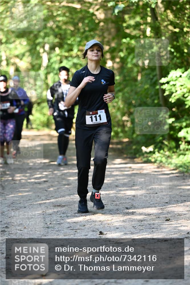 06.10.2024 - Bramfelder Halbmarathon 2024 Dr. Thomas Lammeyer http://msf.ph/oto/7342116 06.10.2024 10:52:37 Laufen 111, 218 meine-sportfotos.de