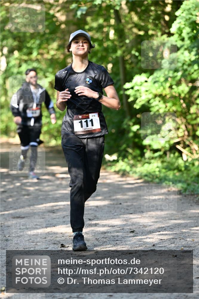 06.10.2024 - Bramfelder Halbmarathon 2024 Dr. Thomas Lammeyer http://msf.ph/oto/7342120 06.10.2024 10:52:37 Laufen 111, 218 meine-sportfotos.de