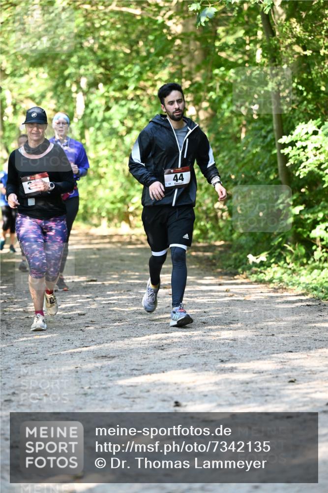 06.10.2024 - Bramfelder Halbmarathon 2024 Dr. Thomas Lammeyer http://msf.ph/oto/7342135 06.10.2024 10:52:38 Laufen 44, 355 meine-sportfotos.de