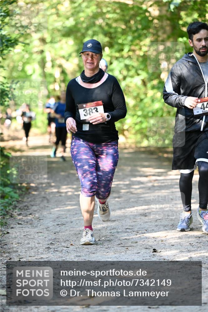 06.10.2024 - Bramfelder Halbmarathon 2024 Dr. Thomas Lammeyer http://msf.ph/oto/7342149 06.10.2024 10:52:40 Laufen 383, 55, 44 meine-sportfotos.de