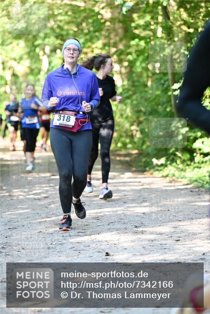 06.10.2024 - Bramfelder Halbmarathon 2024 Dr. Thomas Lammeyer http://msf.ph/oto/7342166 06.10.2024 10:52:42 Laufen 318 meine-sportfotos.de