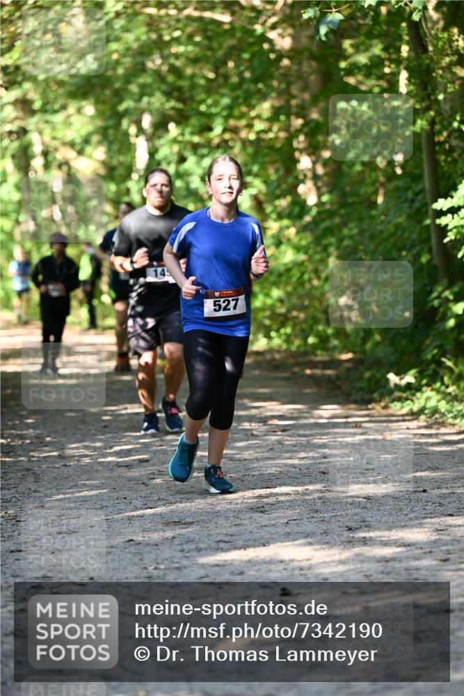 06.10.2024 - Bramfelder Halbmarathon 2024 Dr. Thomas Lammeyer http://msf.ph/oto/7342190 06.10.2024 10:52:45 Laufen 14, 527 meine-sportfotos.de