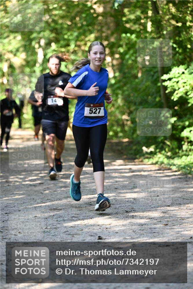 06.10.2024 - Bramfelder Halbmarathon 2024 Dr. Thomas Lammeyer http://msf.ph/oto/7342197 06.10.2024 10:52:45 Laufen 14, 527 meine-sportfotos.de