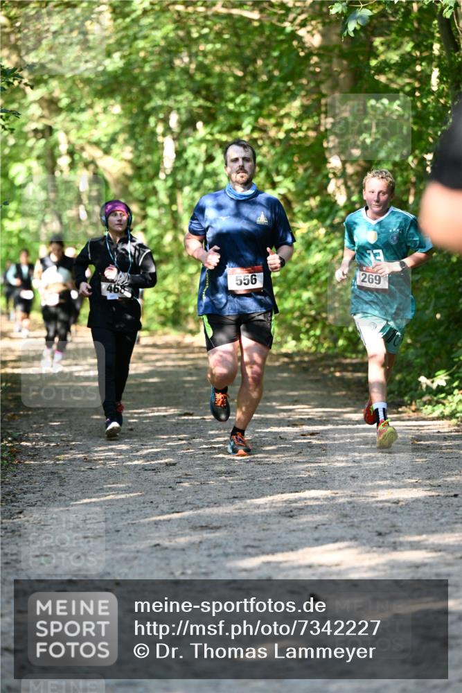 06.10.2024 - Bramfelder Halbmarathon 2024 Dr. Thomas Lammeyer http://msf.ph/oto/7342227 06.10.2024 10:52:49 Laufen 556, 468, 269 meine-sportfotos.de