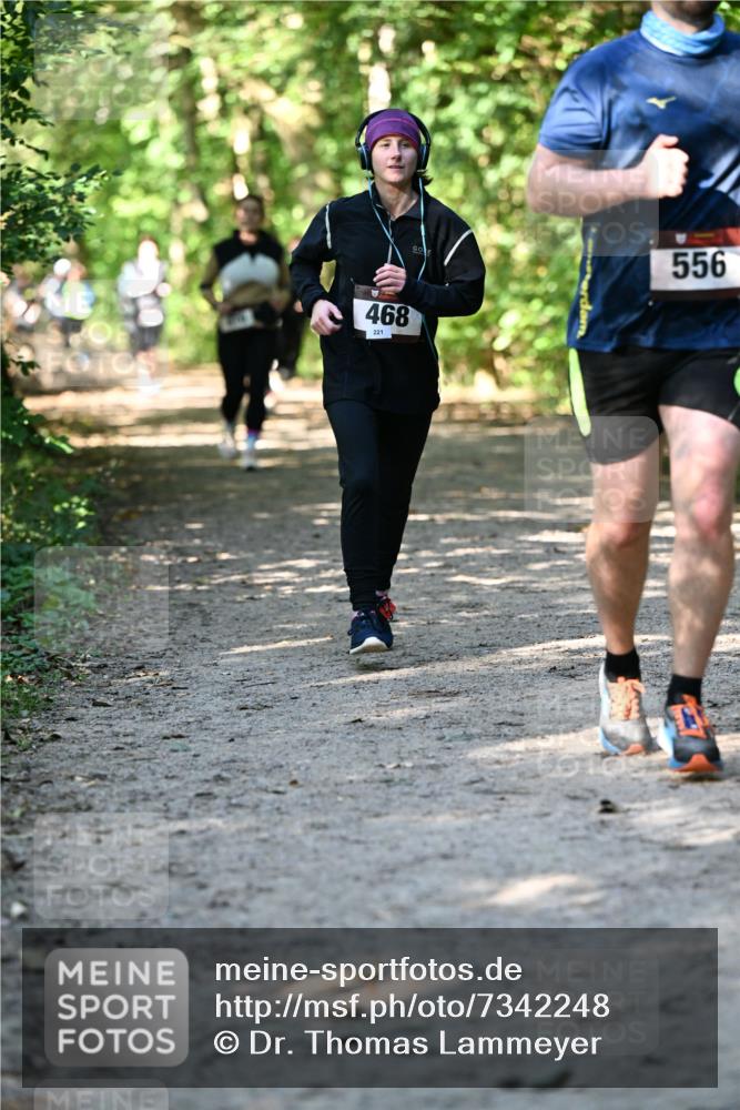 06.10.2024 - Bramfelder Halbmarathon 2024 Dr. Thomas Lammeyer http://msf.ph/oto/7342248 06.10.2024 10:52:51 Laufen 468, 221, 556 meine-sportfotos.de