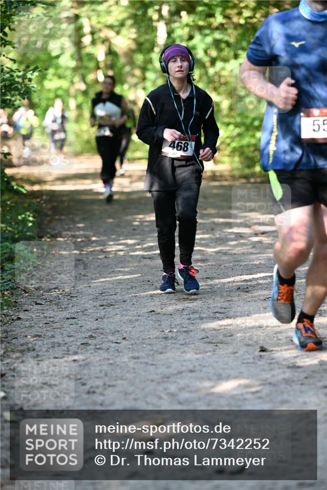 06.10.2024 - Bramfelder Halbmarathon 2024 Dr. Thomas Lammeyer http://msf.ph/oto/7342252 06.10.2024 10:52:51 Laufen 468, 221, 55 meine-sportfotos.de