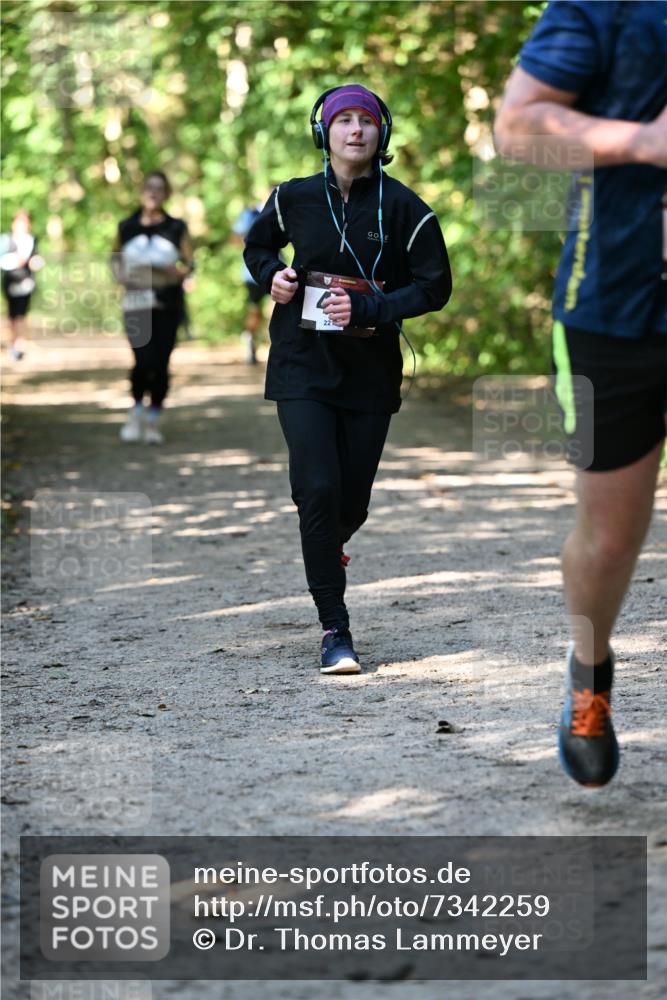 06.10.2024 - Bramfelder Halbmarathon 2024 Dr. Thomas Lammeyer http://msf.ph/oto/7342259 06.10.2024 10:52:51 Laufen  meine-sportfotos.de