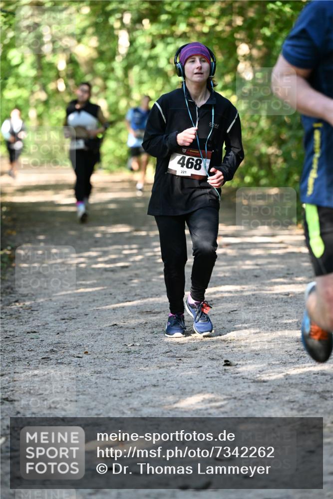 06.10.2024 - Bramfelder Halbmarathon 2024 Dr. Thomas Lammeyer http://msf.ph/oto/7342262 06.10.2024 10:52:52 Laufen 468, 221 meine-sportfotos.de