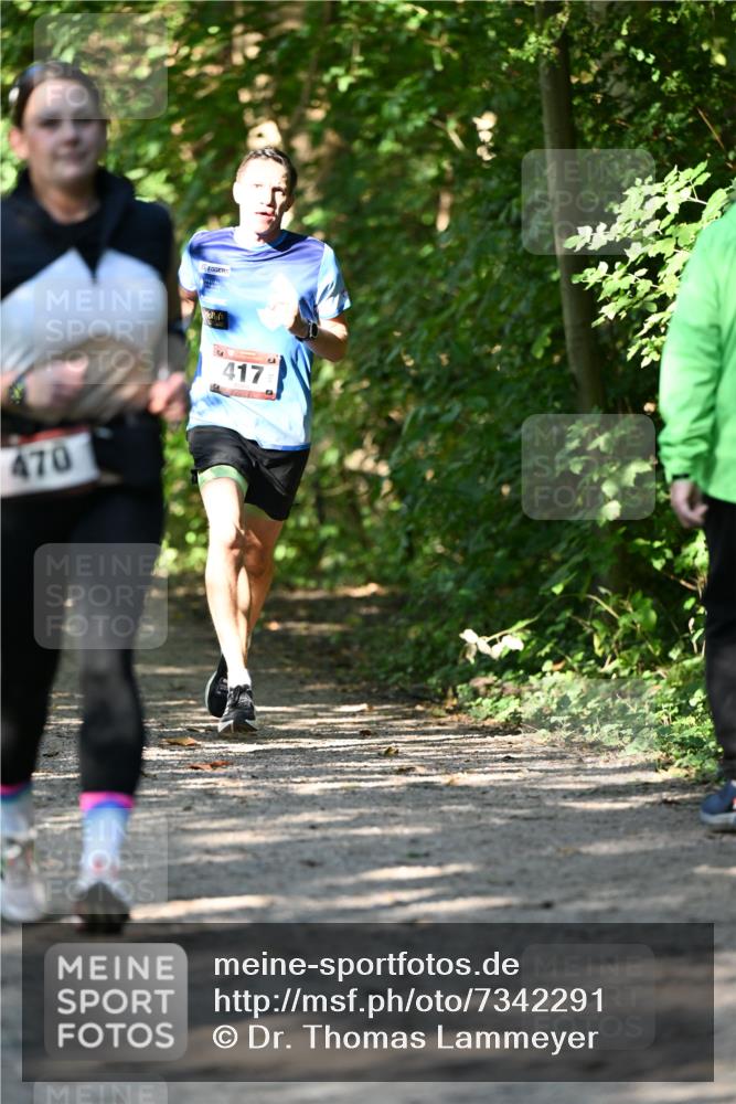 06.10.2024 - Bramfelder Halbmarathon 2024 Dr. Thomas Lammeyer http://msf.ph/oto/7342291 06.10.2024 10:52:55 Laufen 470, 417 meine-sportfotos.de