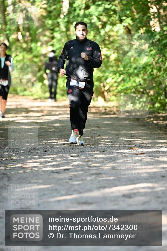 06.10.2024 - Bramfelder Halbmarathon 2024 Dr. Thomas Lammeyer http://msf.ph/oto/7342300 06.10.2024 10:52:57 Laufen  meine-sportfotos.de