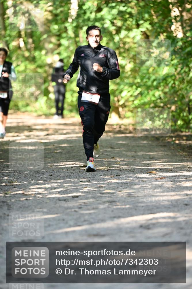 06.10.2024 - Bramfelder Halbmarathon 2024 Dr. Thomas Lammeyer http://msf.ph/oto/7342303 06.10.2024 10:52:57 Laufen  meine-sportfotos.de