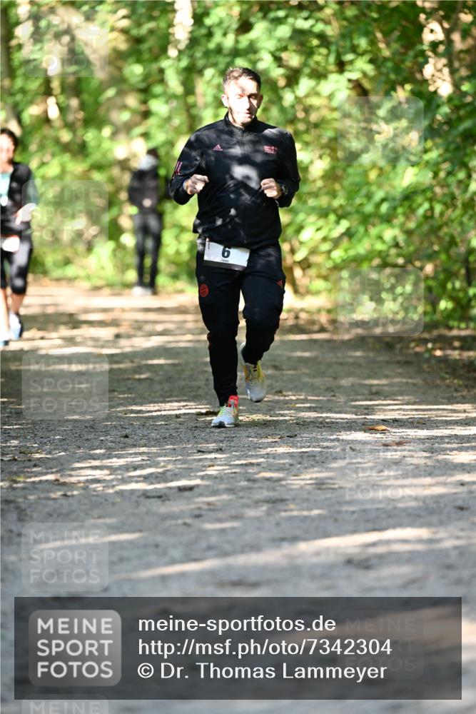06.10.2024 - Bramfelder Halbmarathon 2024 Dr. Thomas Lammeyer http://msf.ph/oto/7342304 06.10.2024 10:52:57 Laufen 6 meine-sportfotos.de
