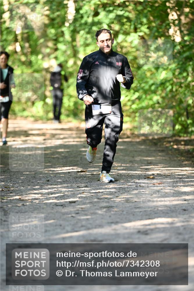 06.10.2024 - Bramfelder Halbmarathon 2024 Dr. Thomas Lammeyer http://msf.ph/oto/7342308 06.10.2024 10:52:57 Laufen  meine-sportfotos.de