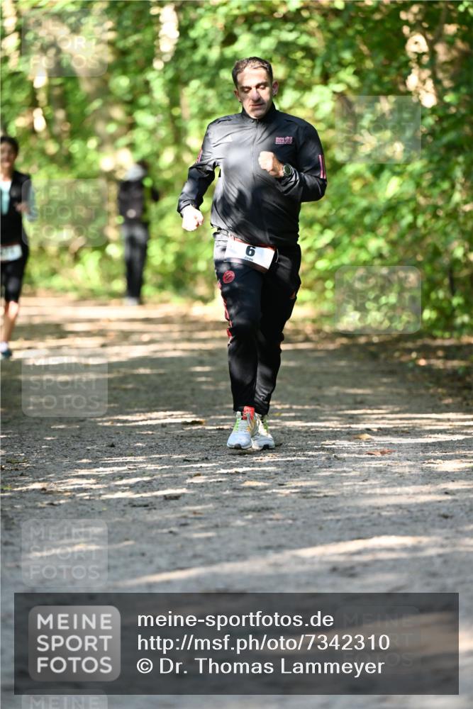 06.10.2024 - Bramfelder Halbmarathon 2024 Dr. Thomas Lammeyer http://msf.ph/oto/7342310 06.10.2024 10:52:58 Laufen 6 meine-sportfotos.de