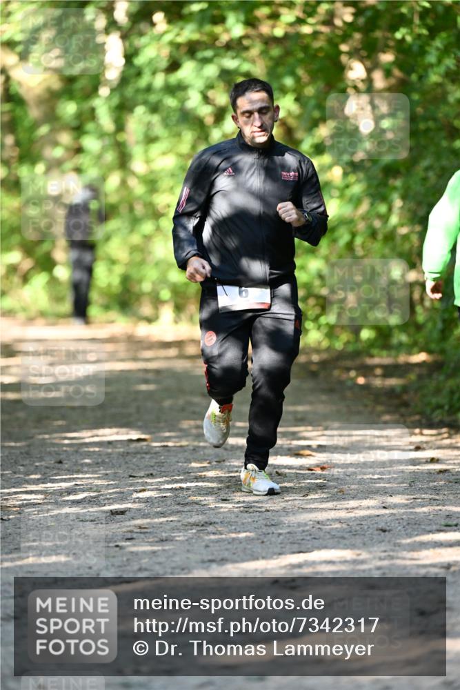 06.10.2024 - Bramfelder Halbmarathon 2024 Dr. Thomas Lammeyer http://msf.ph/oto/7342317 06.10.2024 10:52:58 Laufen  meine-sportfotos.de