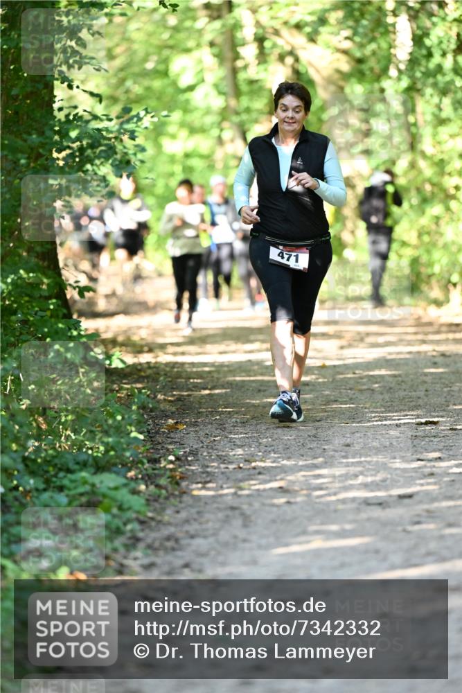 06.10.2024 - Bramfelder Halbmarathon 2024 Dr. Thomas Lammeyer http://msf.ph/oto/7342332 06.10.2024 10:53:01 Laufen 471, 223 meine-sportfotos.de
