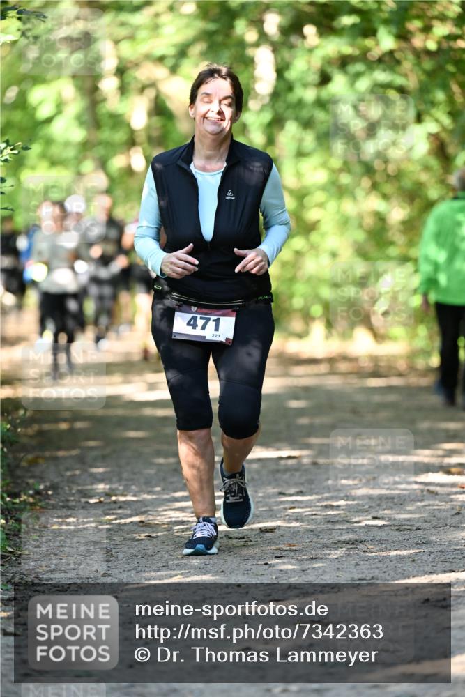 06.10.2024 - Bramfelder Halbmarathon 2024 Dr. Thomas Lammeyer http://msf.ph/oto/7342363 06.10.2024 10:53:04 Laufen 471, 223 meine-sportfotos.de