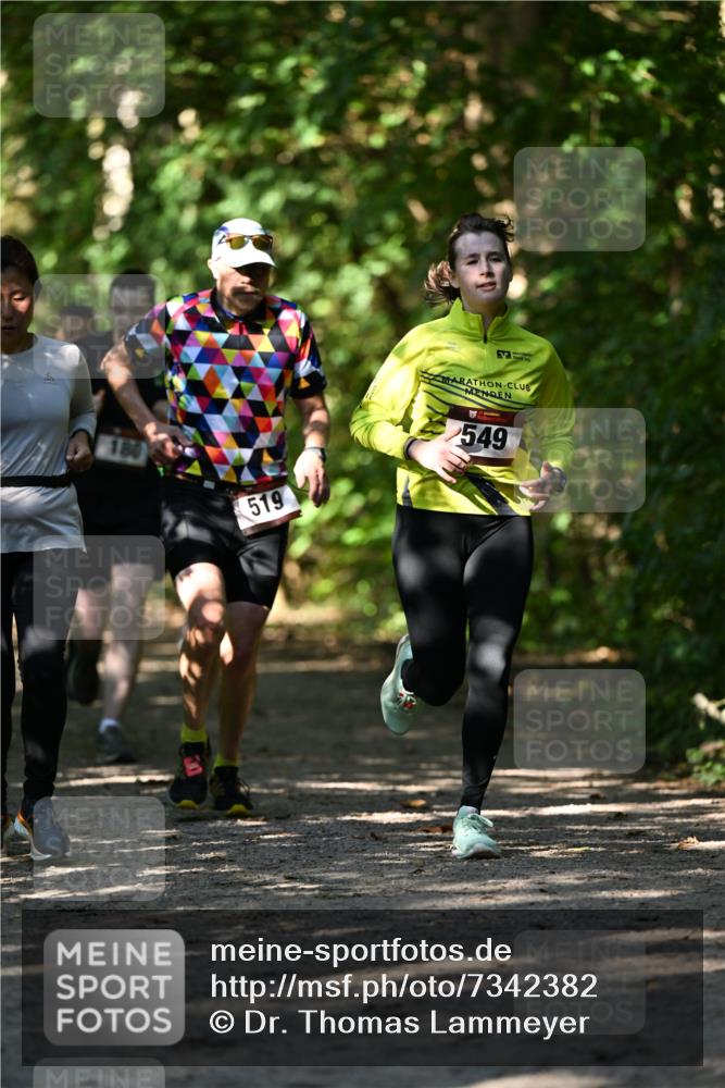 06.10.2024 - Bramfelder Halbmarathon 2024 Dr. Thomas Lammeyer http://msf.ph/oto/7342382 06.10.2024 10:53:11 Laufen 12, 180, 519, 549 meine-sportfotos.de