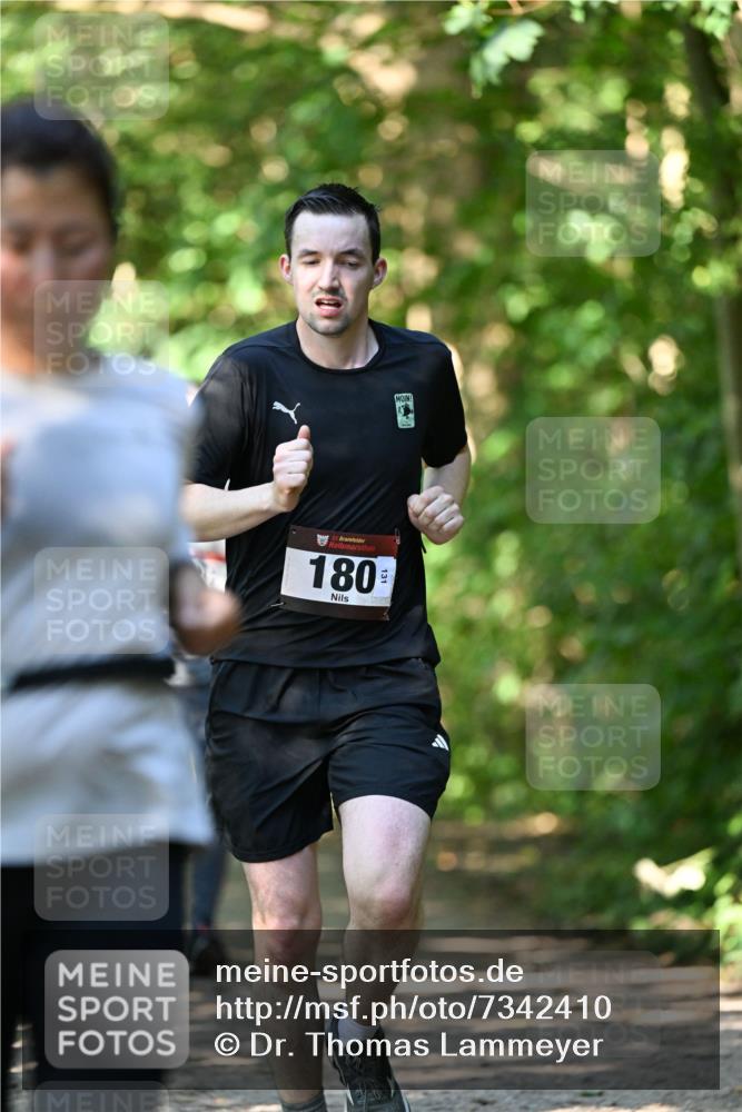 06.10.2024 - Bramfelder Halbmarathon 2024 Dr. Thomas Lammeyer http://msf.ph/oto/7342410 06.10.2024 10:53:14 Laufen 33, 180 meine-sportfotos.de
