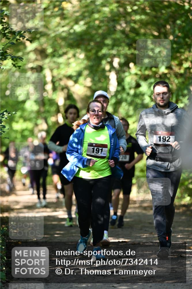 06.10.2024 - Bramfelder Halbmarathon 2024 Dr. Thomas Lammeyer http://msf.ph/oto/7342414 06.10.2024 10:53:15 Laufen 191, 192 meine-sportfotos.de