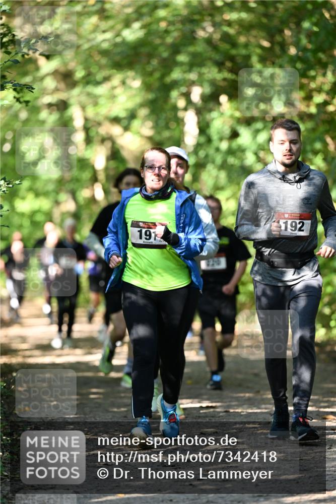 06.10.2024 - Bramfelder Halbmarathon 2024 Dr. Thomas Lammeyer http://msf.ph/oto/7342418 06.10.2024 10:53:16 Laufen 191, 192 meine-sportfotos.de