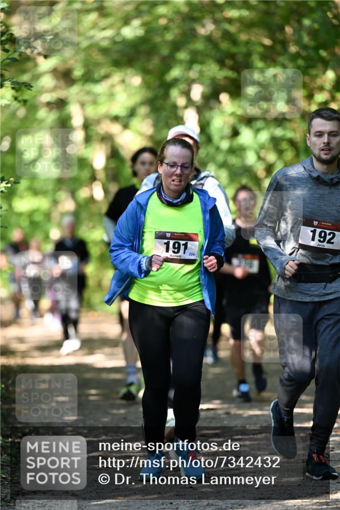 06.10.2024 - Bramfelder Halbmarathon 2024 Dr. Thomas Lammeyer http://msf.ph/oto/7342432 06.10.2024 10:53:17 Laufen 33, 191, 224, 192 meine-sportfotos.de