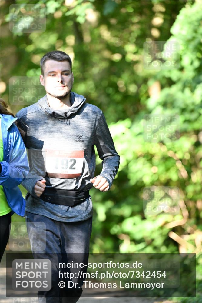 06.10.2024 - Bramfelder Halbmarathon 2024 Dr. Thomas Lammeyer http://msf.ph/oto/7342454 06.10.2024 10:53:18 Laufen 192 meine-sportfotos.de
