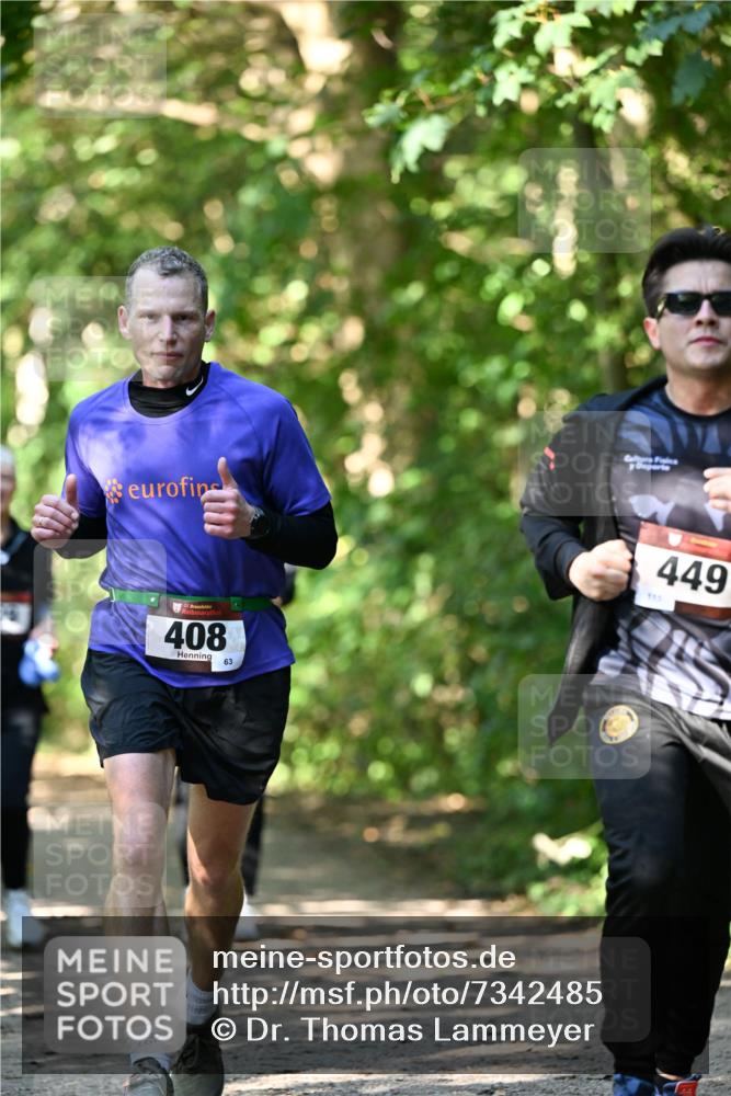 06.10.2024 - Bramfelder Halbmarathon 2024 Dr. Thomas Lammeyer http://msf.ph/oto/7342485 06.10.2024 10:53:24 Laufen 33, 408, 63, 449 meine-sportfotos.de