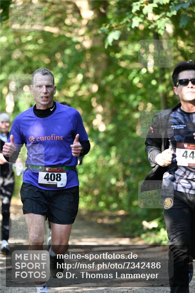 06.10.2024 - Bramfelder Halbmarathon 2024 Dr. Thomas Lammeyer http://msf.ph/oto/7342486 06.10.2024 10:53:24 Laufen 33, 408, 63, 44 meine-sportfotos.de