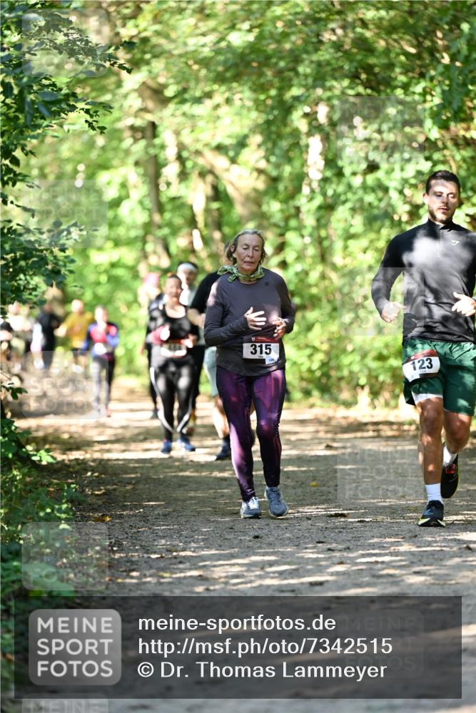 06.10.2024 - Bramfelder Halbmarathon 2024 Dr. Thomas Lammeyer http://msf.ph/oto/7342515 06.10.2024 10:53:29 Laufen 315, 123 meine-sportfotos.de