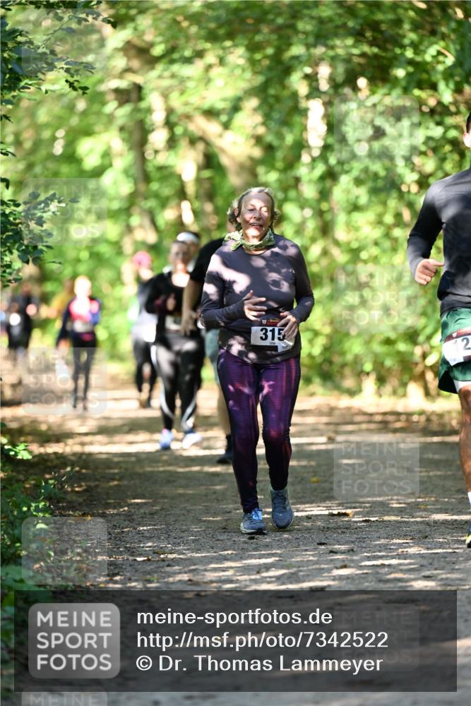 06.10.2024 - Bramfelder Halbmarathon 2024 Dr. Thomas Lammeyer http://msf.ph/oto/7342522 06.10.2024 10:53:29 Laufen 315, 12 meine-sportfotos.de