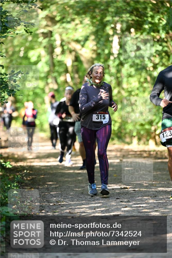 06.10.2024 - Bramfelder Halbmarathon 2024 Dr. Thomas Lammeyer http://msf.ph/oto/7342524 06.10.2024 10:53:29 Laufen 315, 128, 123 meine-sportfotos.de