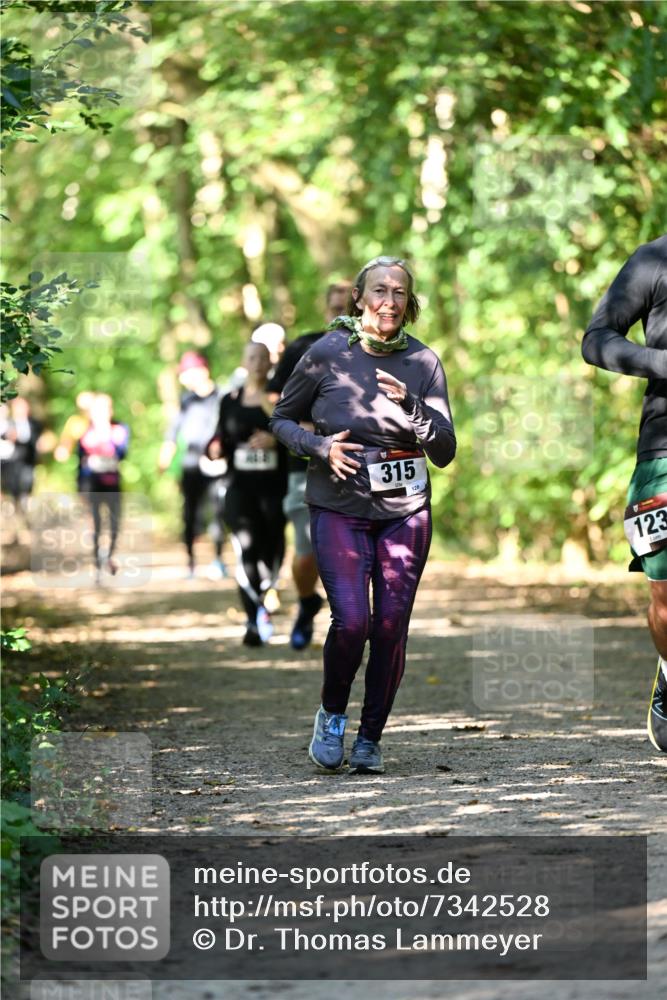 06.10.2024 - Bramfelder Halbmarathon 2024 Dr. Thomas Lammeyer http://msf.ph/oto/7342528 06.10.2024 10:53:30 Laufen 315, 128, 123 meine-sportfotos.de