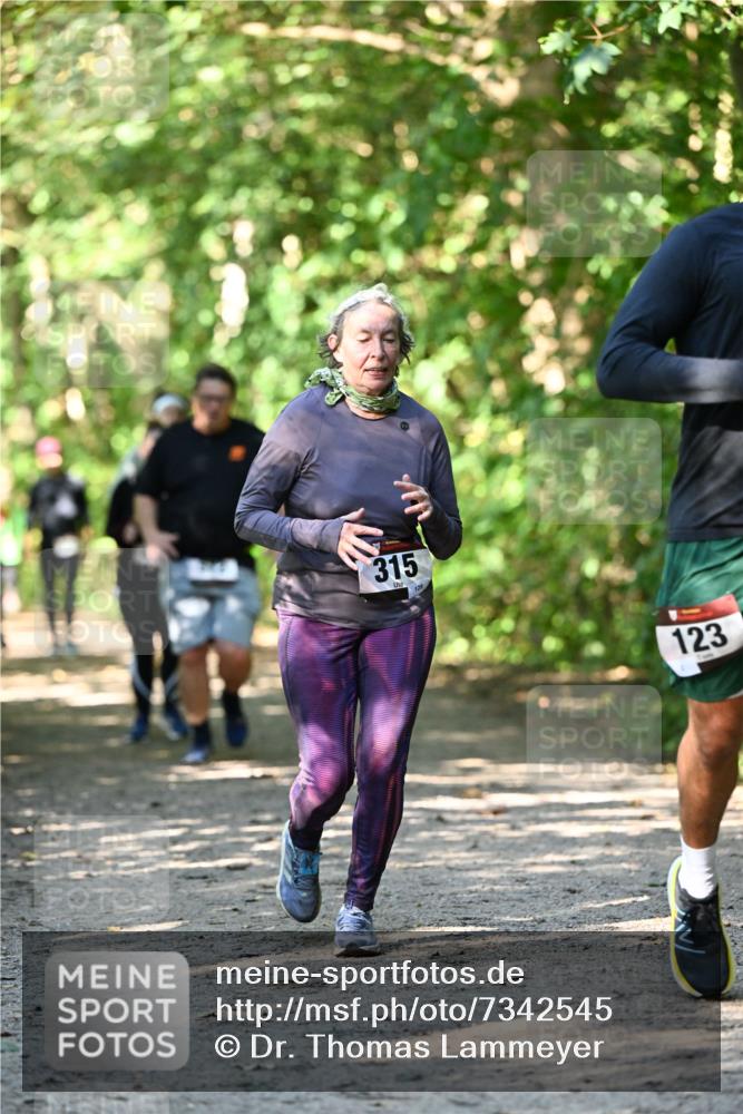 06.10.2024 - Bramfelder Halbmarathon 2024 Dr. Thomas Lammeyer http://msf.ph/oto/7342545 06.10.2024 10:53:32 Laufen 315, 123 meine-sportfotos.de