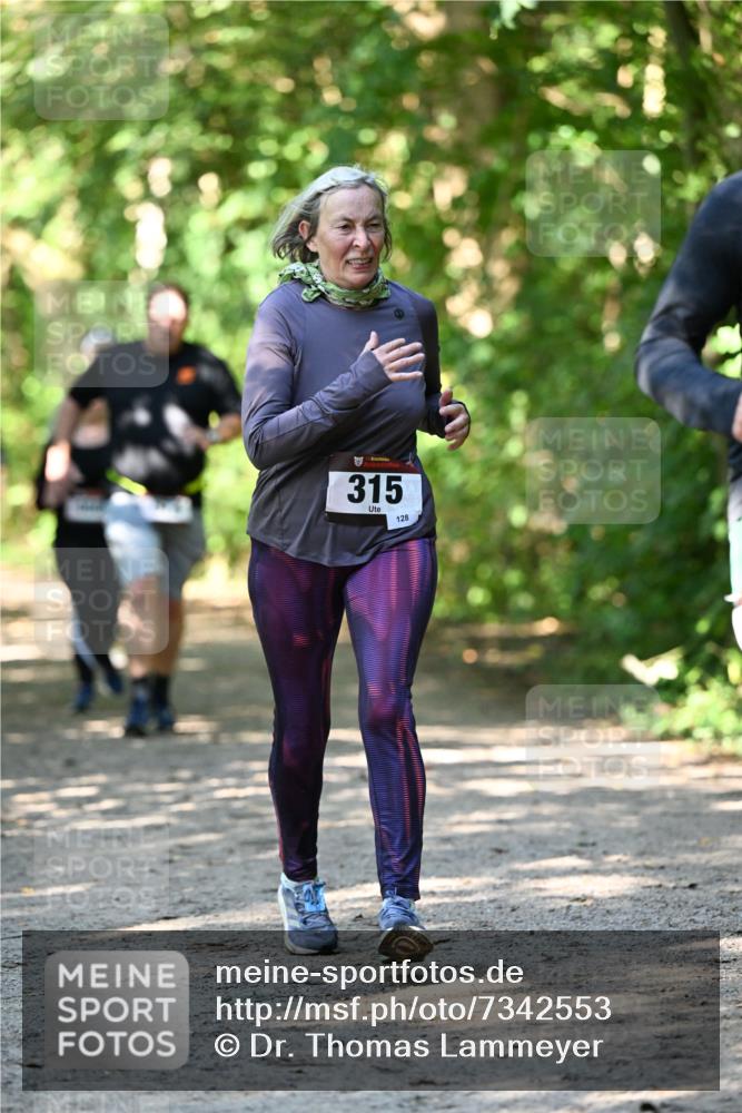 06.10.2024 - Bramfelder Halbmarathon 2024 Dr. Thomas Lammeyer http://msf.ph/oto/7342553 06.10.2024 10:53:32 Laufen 315, 128 meine-sportfotos.de