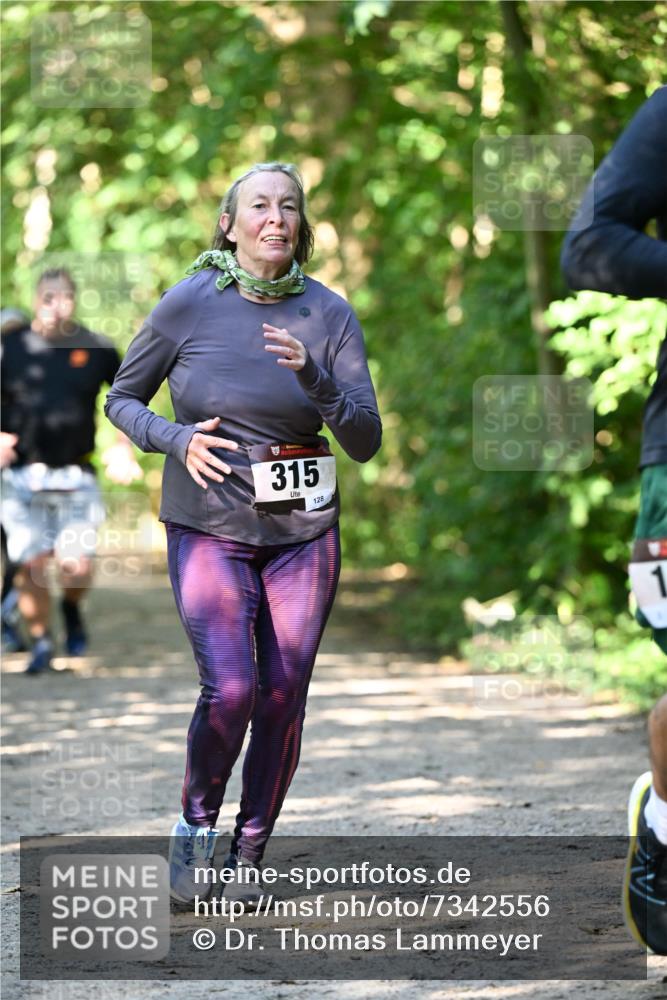 06.10.2024 - Bramfelder Halbmarathon 2024 Dr. Thomas Lammeyer http://msf.ph/oto/7342556 06.10.2024 10:53:33 Laufen 315, 128 meine-sportfotos.de