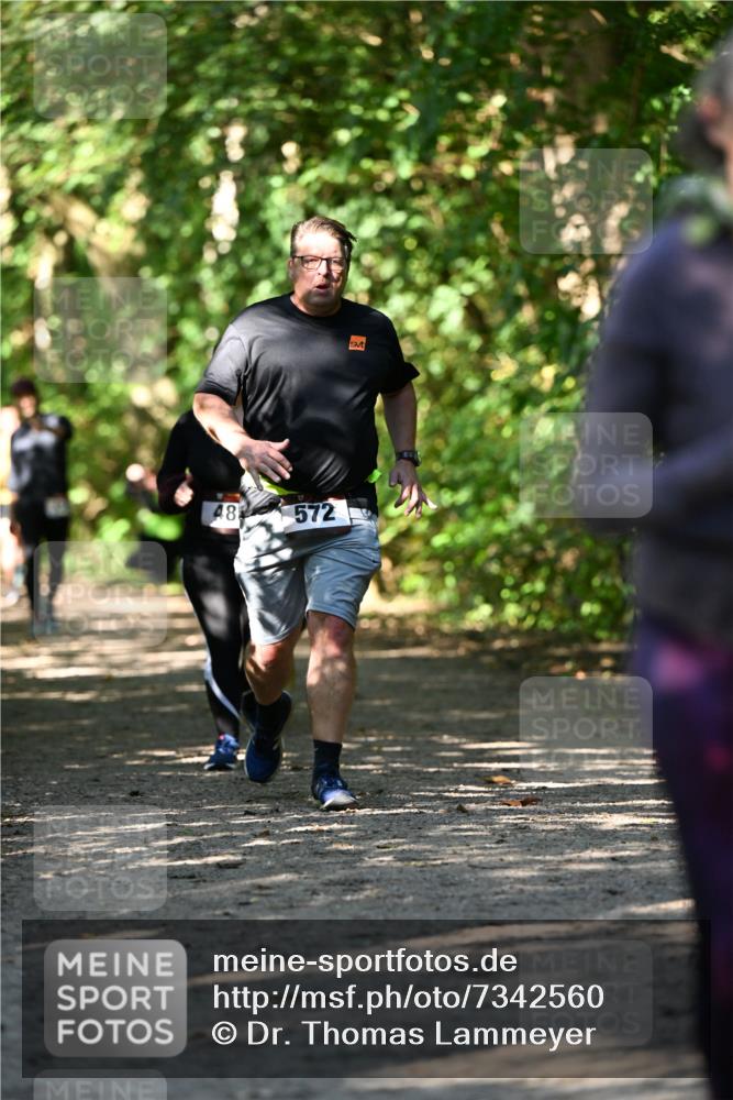 06.10.2024 - Bramfelder Halbmarathon 2024 Dr. Thomas Lammeyer http://msf.ph/oto/7342560 06.10.2024 10:53:34 Laufen 48, 572 meine-sportfotos.de