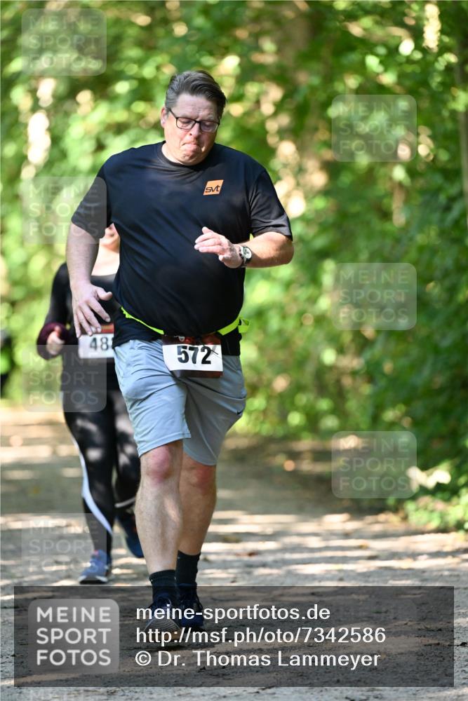 06.10.2024 - Bramfelder Halbmarathon 2024 Dr. Thomas Lammeyer http://msf.ph/oto/7342586 06.10.2024 10:53:36 Laufen 48, 572 meine-sportfotos.de