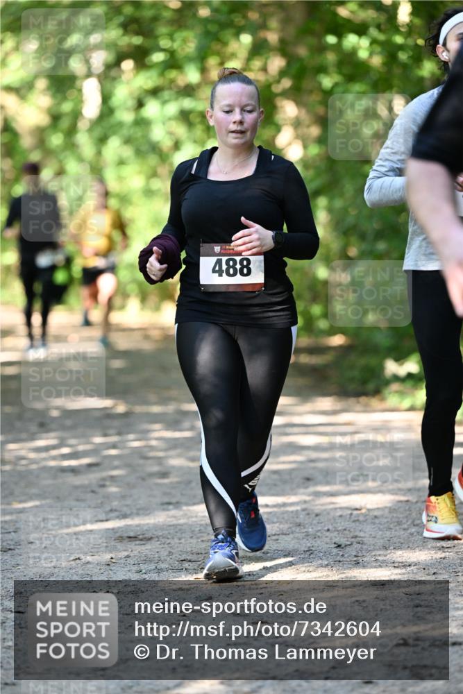 06.10.2024 - Bramfelder Halbmarathon 2024 Dr. Thomas Lammeyer http://msf.ph/oto/7342604 06.10.2024 10:53:38 Laufen 488 meine-sportfotos.de