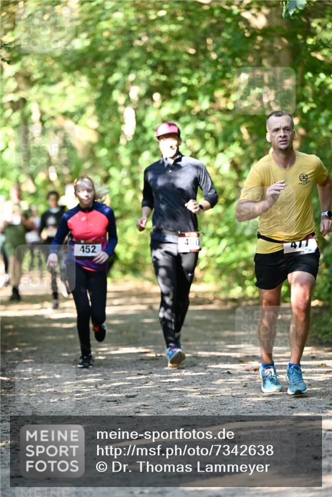 06.10.2024 - Bramfelder Halbmarathon 2024 Dr. Thomas Lammeyer http://msf.ph/oto/7342638 06.10.2024 10:53:43 Laufen 450, 452, 477, 26 meine-sportfotos.de